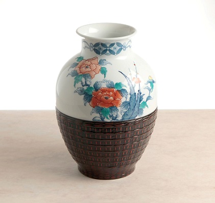 籃胎漆器　花瓶